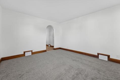 8 Quinebaug Road Norwich CT 06360