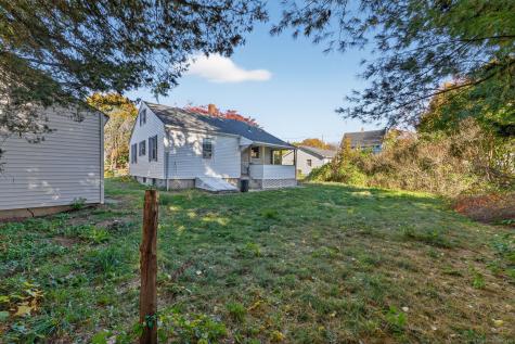 8 Quinebaug Road Norwich CT 06360