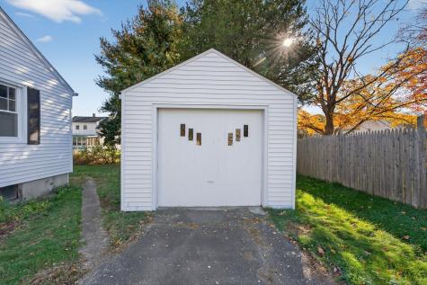 8 Quinebaug Road Norwich CT 06360