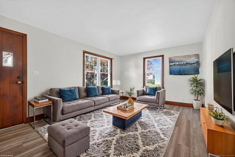 8 Quinebaug Road Norwich CT 06360