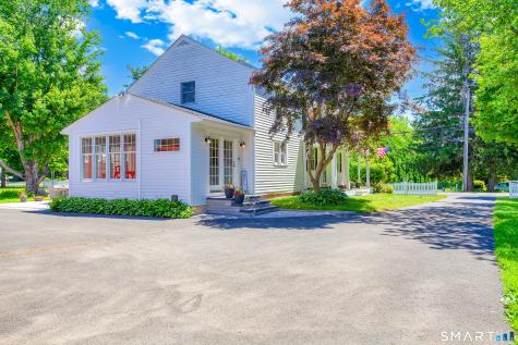 309 North Grand Street Suffield CT 06093