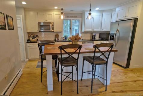 11 Nutmeg Lane East Hampton CT 06424