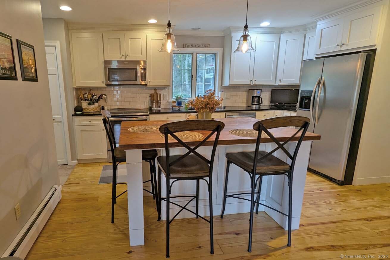 11 Nutmeg Lane East Hampton CT 06424