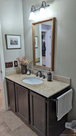 11 Nutmeg Lane East Hampton CT 06424