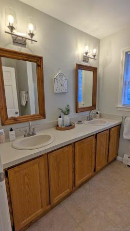 11 Nutmeg Lane East Hampton CT 06424