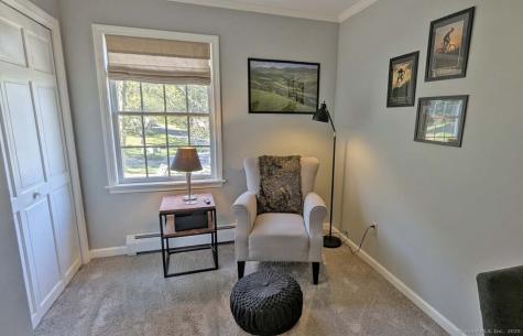 11 Nutmeg Lane East Hampton CT 06424