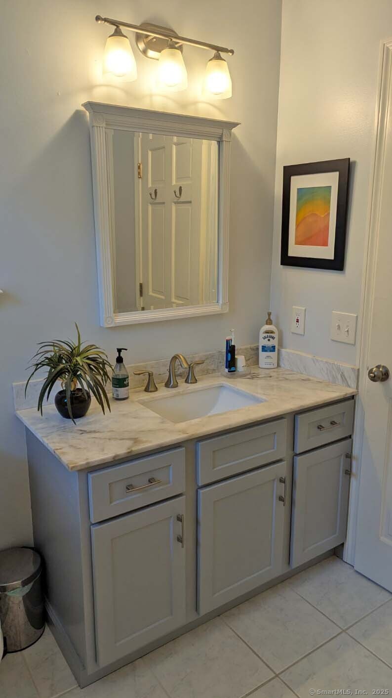 11 Nutmeg Lane East Hampton CT 06424