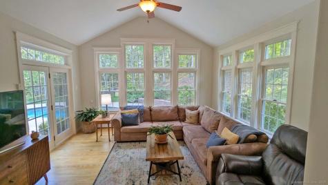 11 Nutmeg Lane East Hampton CT 06424