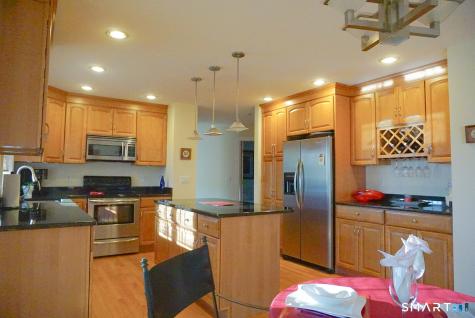 33 Knoll Ridge Court Middletown CT 06457