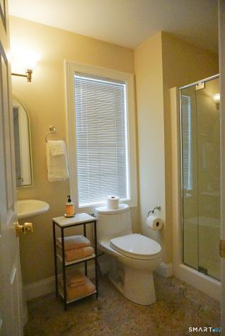 33 Knoll Ridge Court Middletown CT 06457