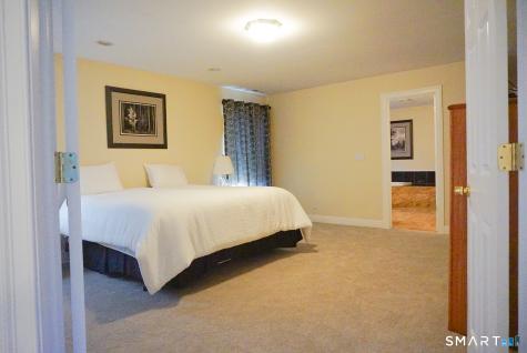 33 Knoll Ridge Court Middletown CT 06457