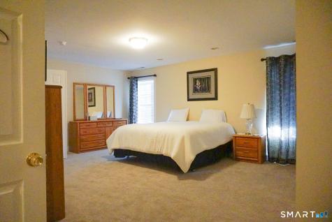 33 Knoll Ridge Court Middletown CT 06457