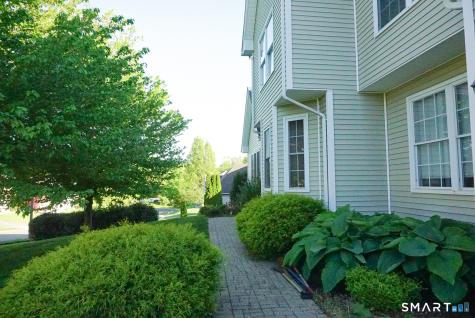 33 Knoll Ridge Court Middletown CT 06457