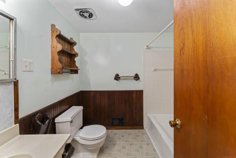 16 Settlers Lane Newtown CT 06482