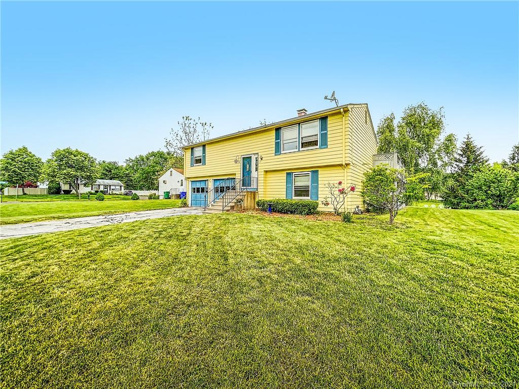 10 Farmstead Circle Bloomfield CT 06002