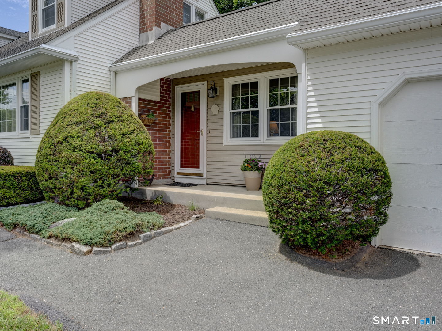 8 Circle Drive Enfield CT 06082