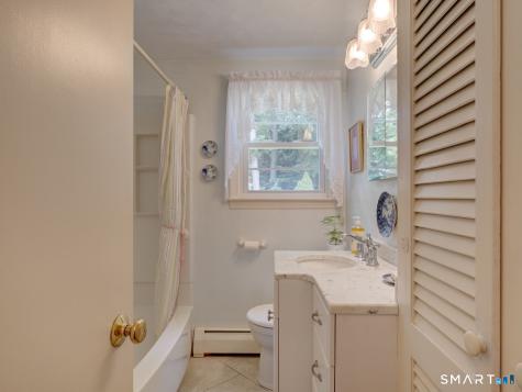 8 Circle Drive Enfield CT 06082
