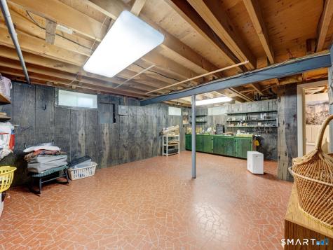 8 Circle Drive Enfield CT 06082