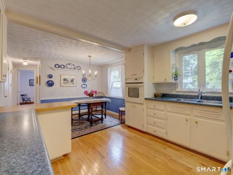8 Circle Drive Enfield CT 06082