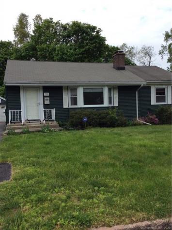 39 Pinewood Road Hamden CT 06518