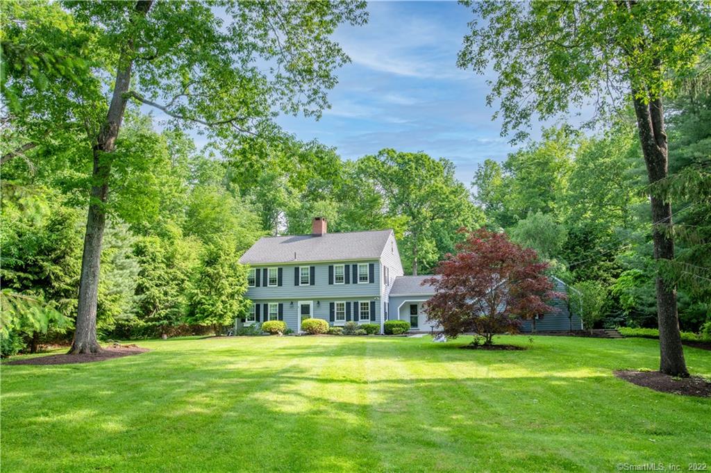 16 Powder Horn Hill Brookfield CT 06804