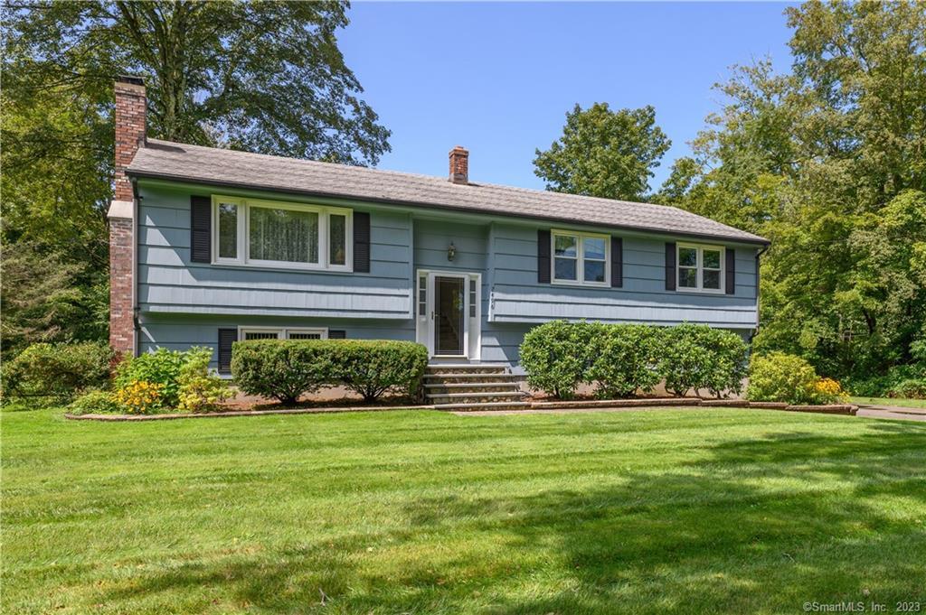 2496 Long Hill Road Guilford CT 06437