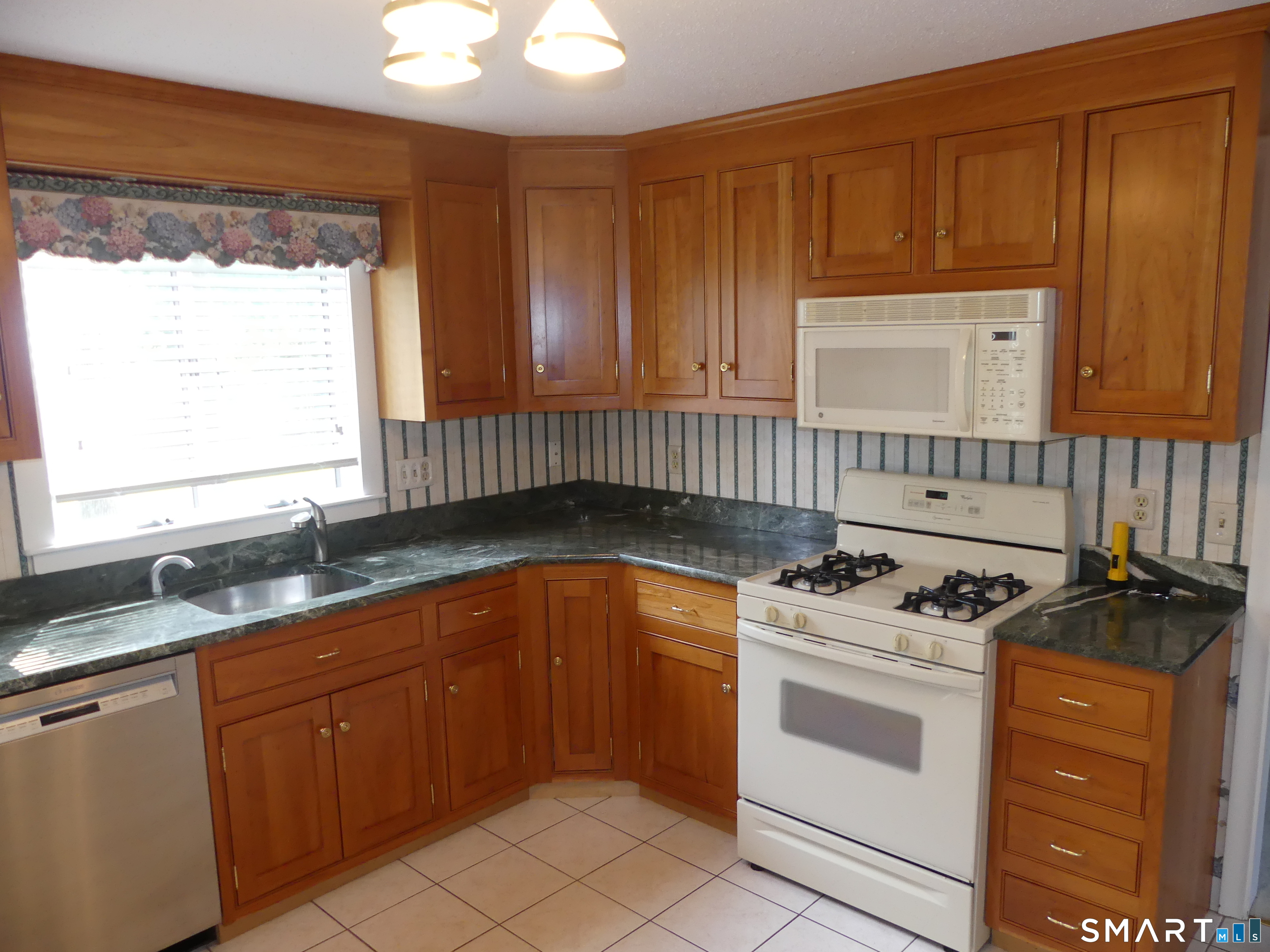 89 Partridge Drive Newington CT 06111