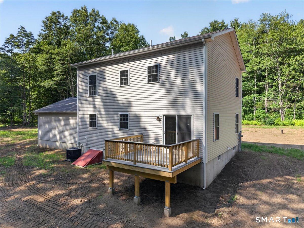 1033 Old Colchester Road Montville CT 06370