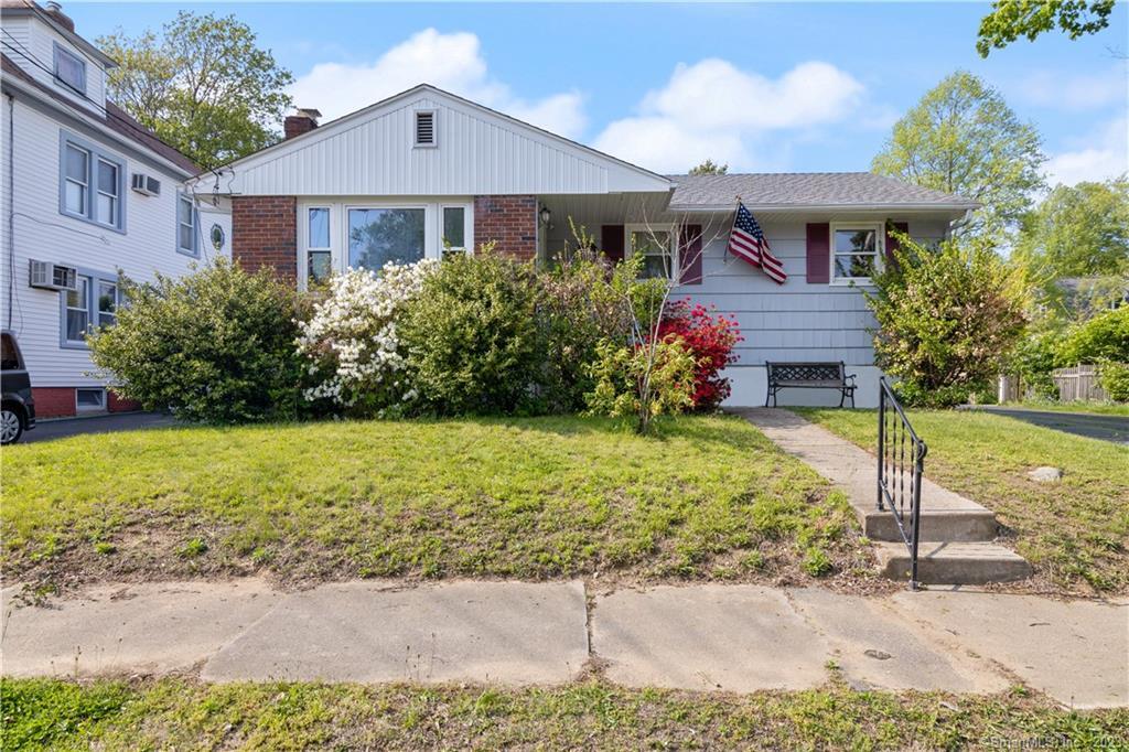 15 Mahan Street New London CT 06320