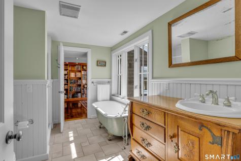 100 Old Black Point Road East Lyme CT 06357