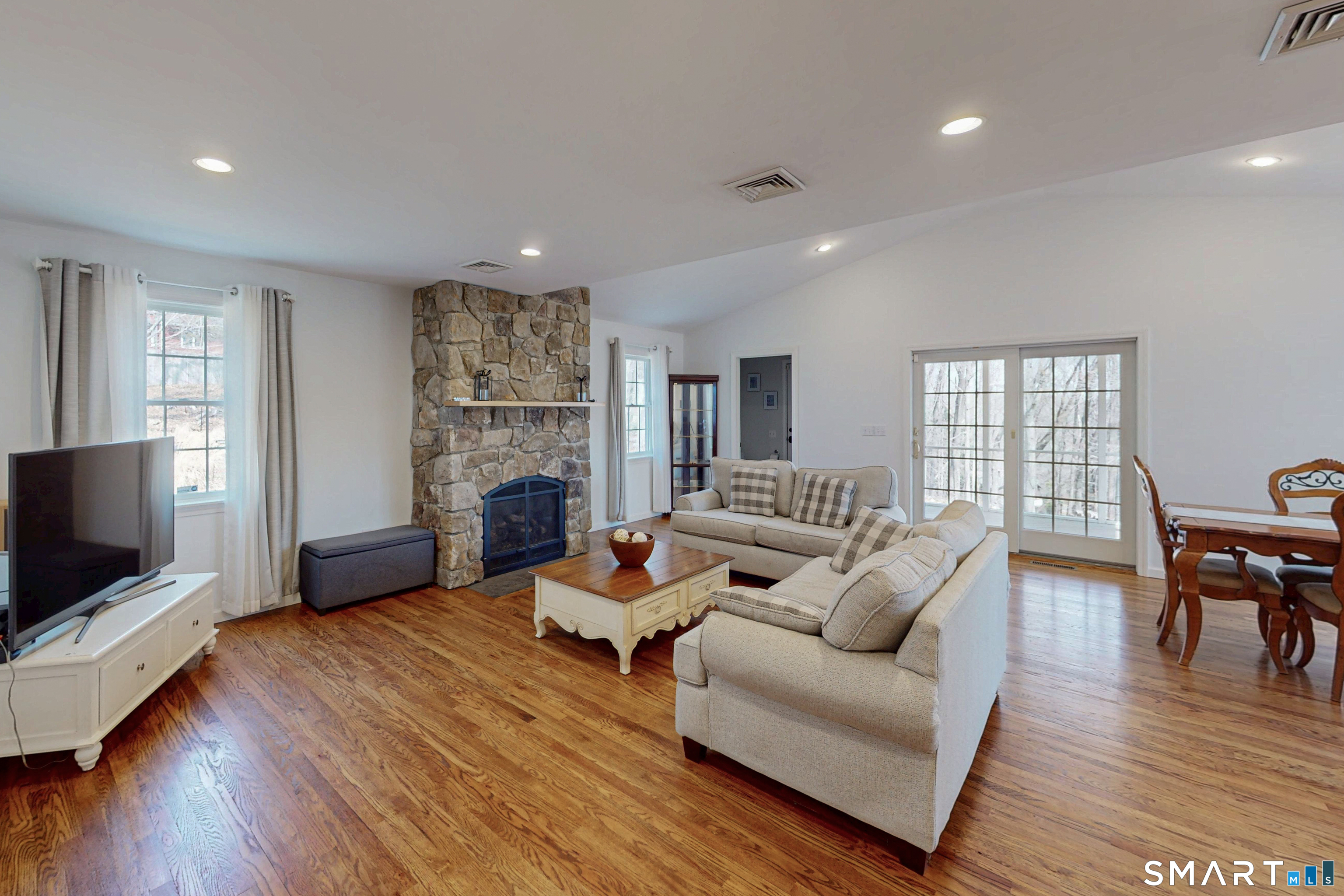 11 Joan Drive Newtown CT 06470