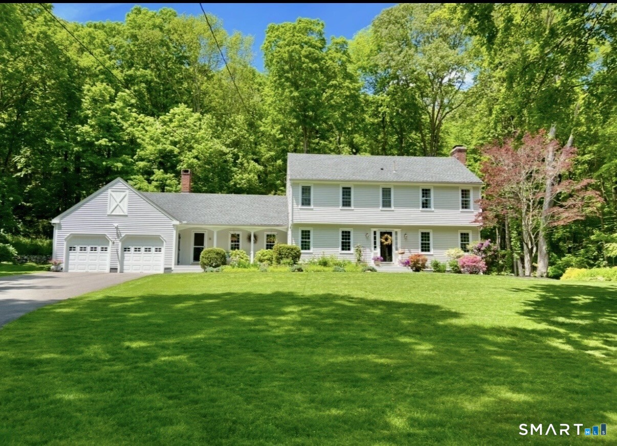 11 Bishop Drive Woodbridge CT 06525
