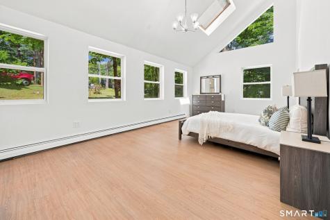 87 Kenmore Road Bloomfield CT 06002