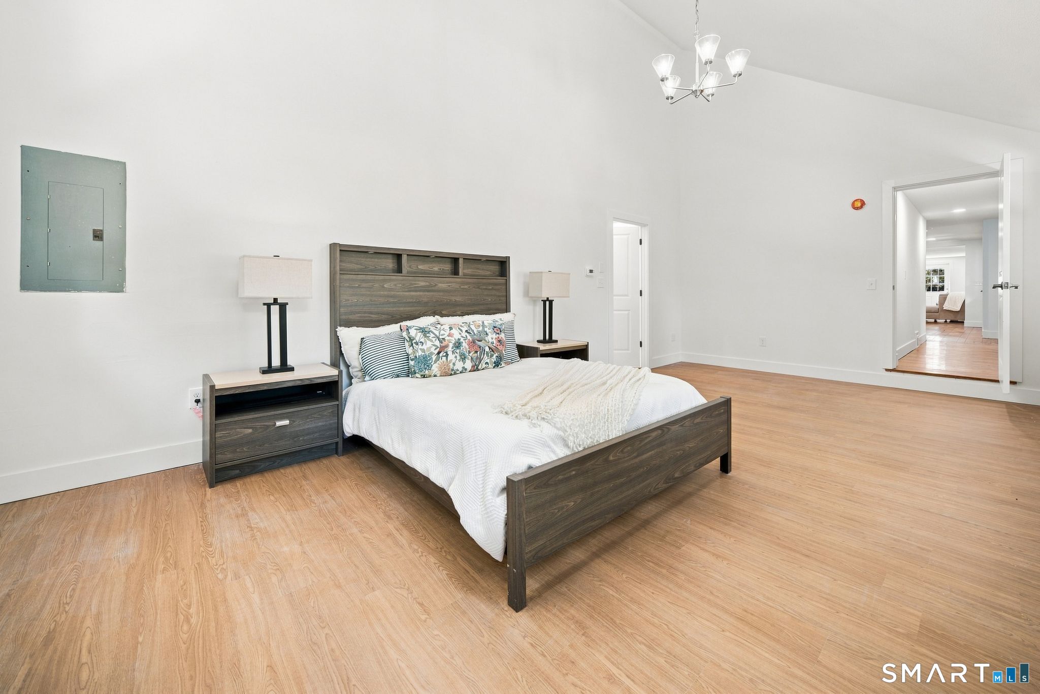 87 Kenmore Road Bloomfield CT 06002