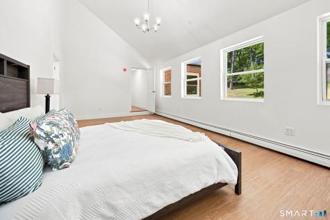 87 Kenmore Road Bloomfield CT 06002