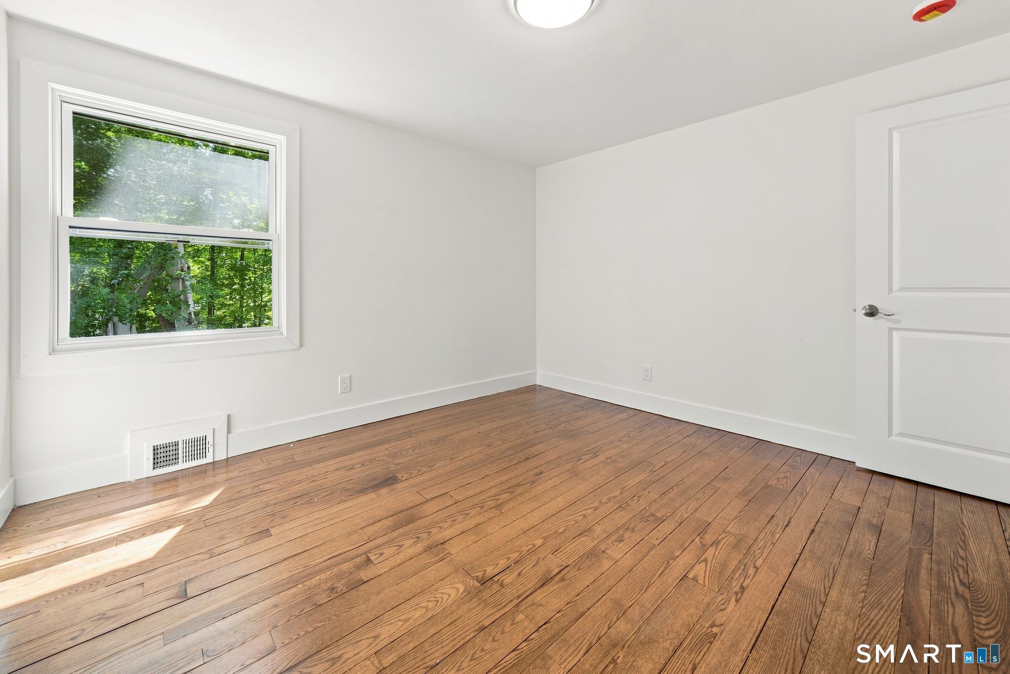 87 Kenmore Road Bloomfield CT 06002
