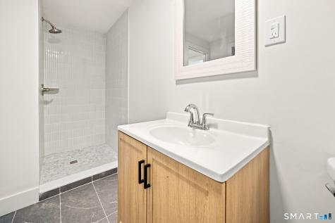 87 Kenmore Road Bloomfield CT 06002