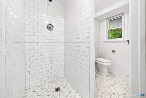87 Kenmore Road Bloomfield CT 06002