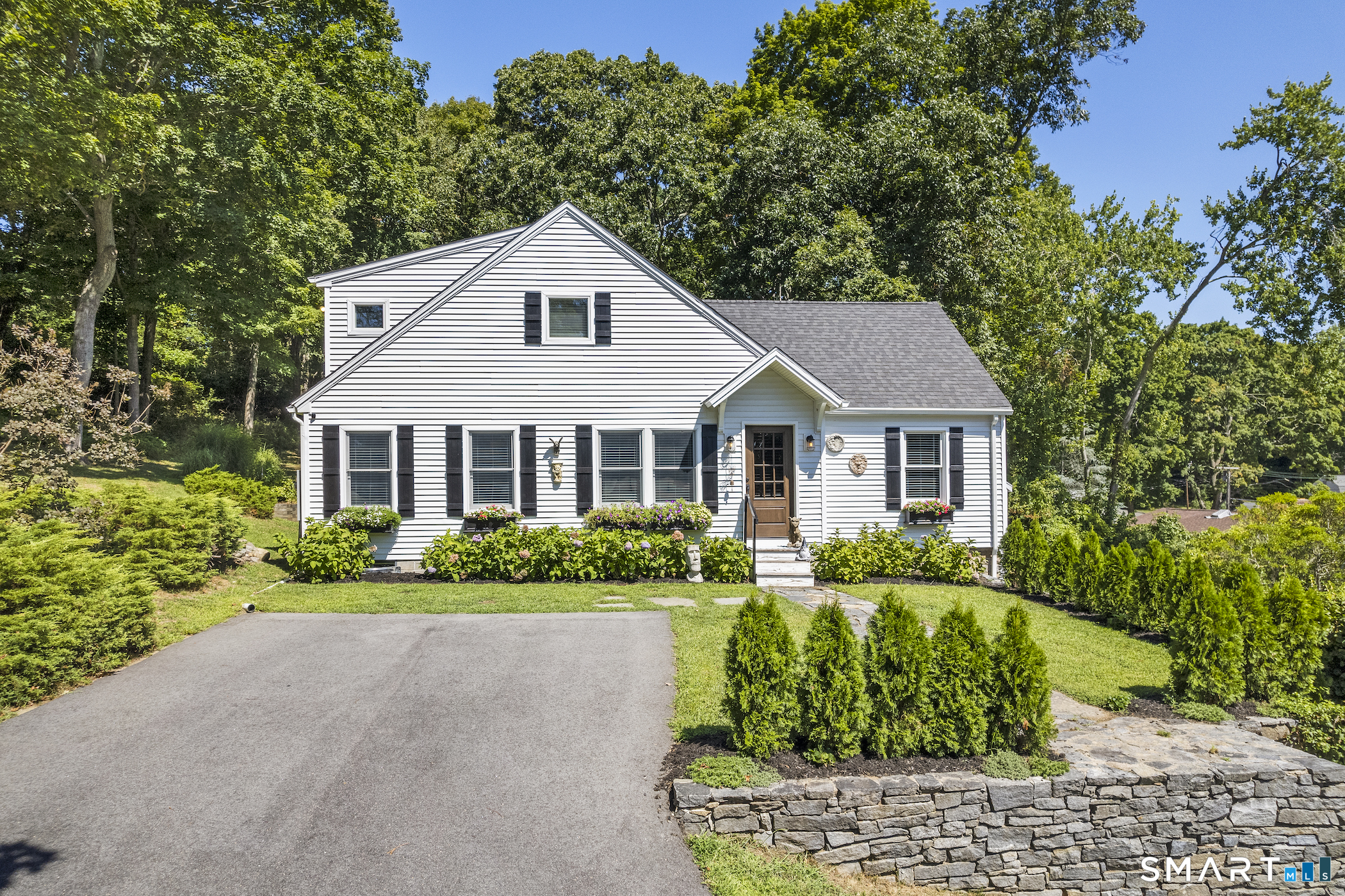 16 Parker Terrace Essex CT 06426
