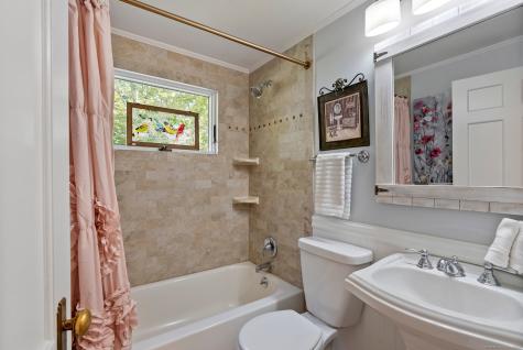 16 Parker Terrace Essex CT 06426