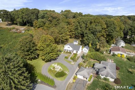 16 Parker Terrace Essex CT 06426