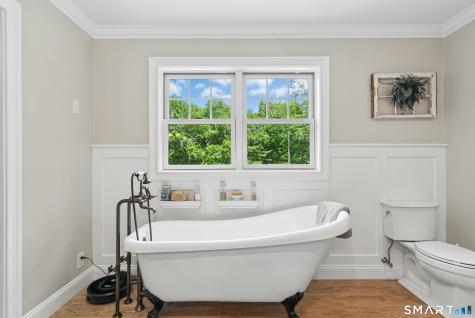 198 Little Fox Lane Southbury CT 06488