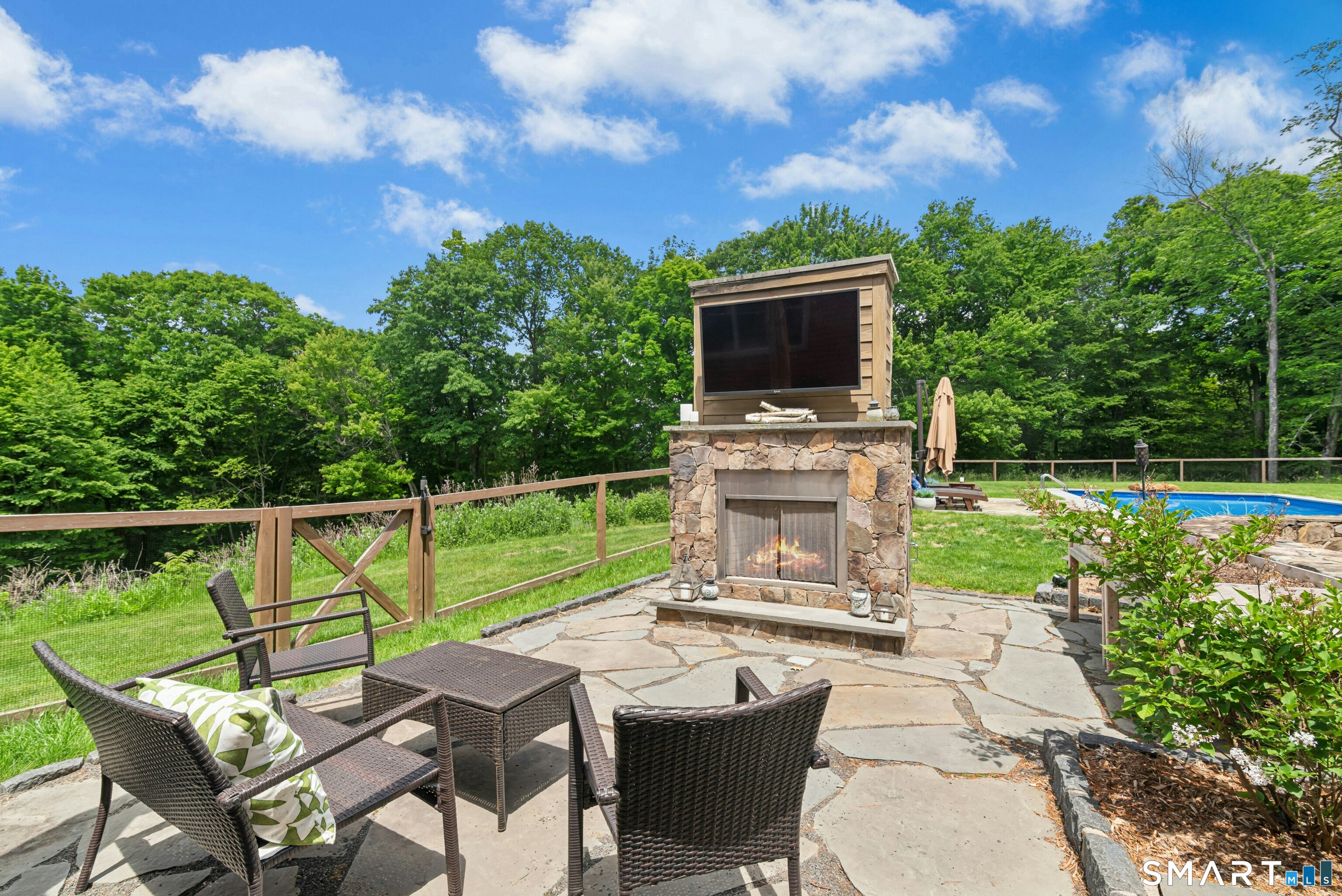 198 Little Fox Lane Southbury CT 06488