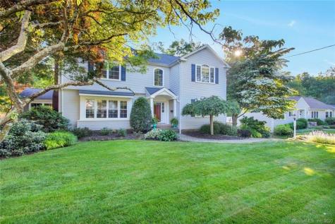 61 Applegate Road Fairfield CT 06825