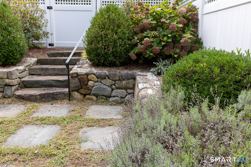 2 Hill Top View Clinton CT 06413