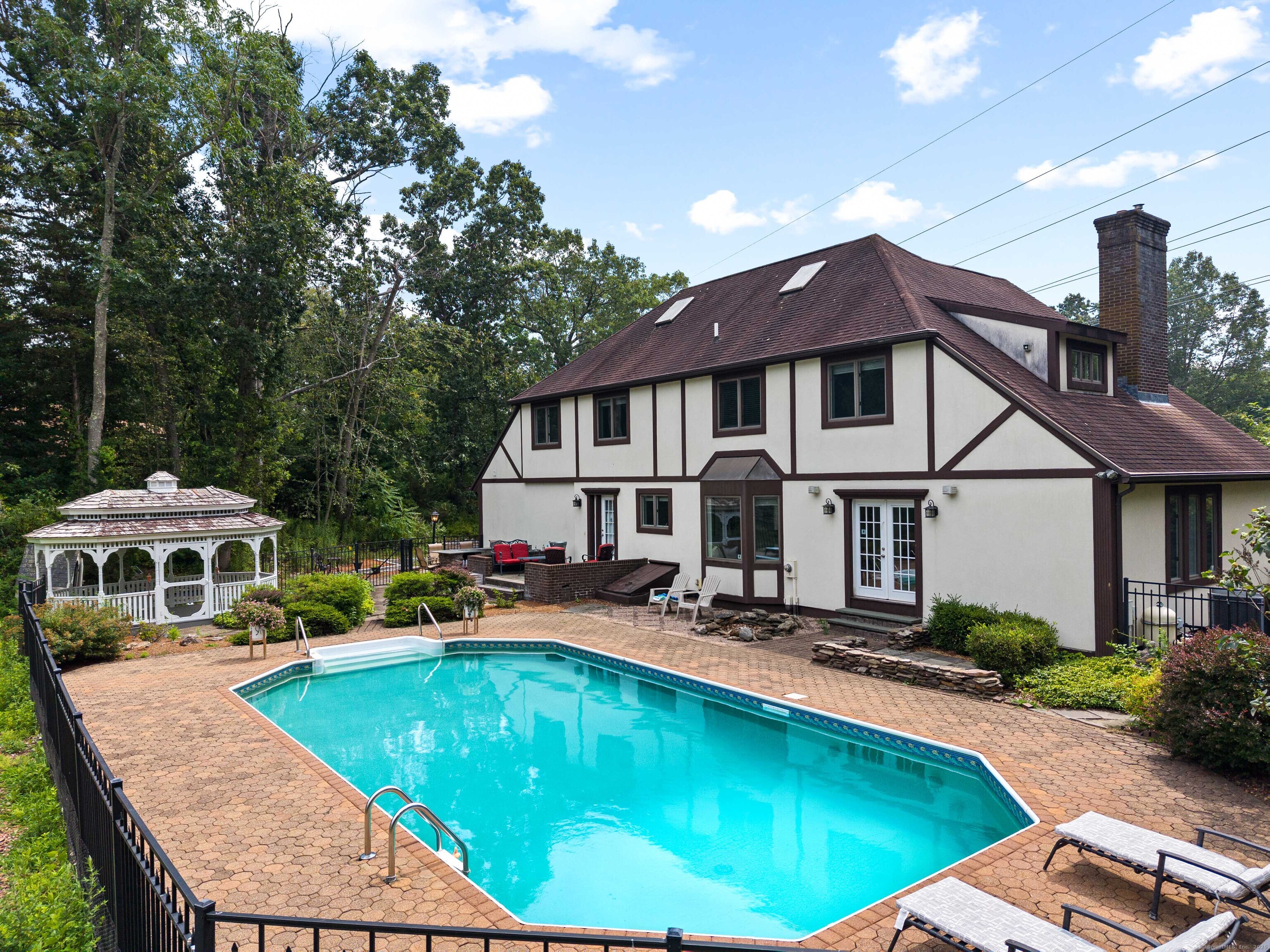 22 Hickory Hill Lane Branford CT 06405