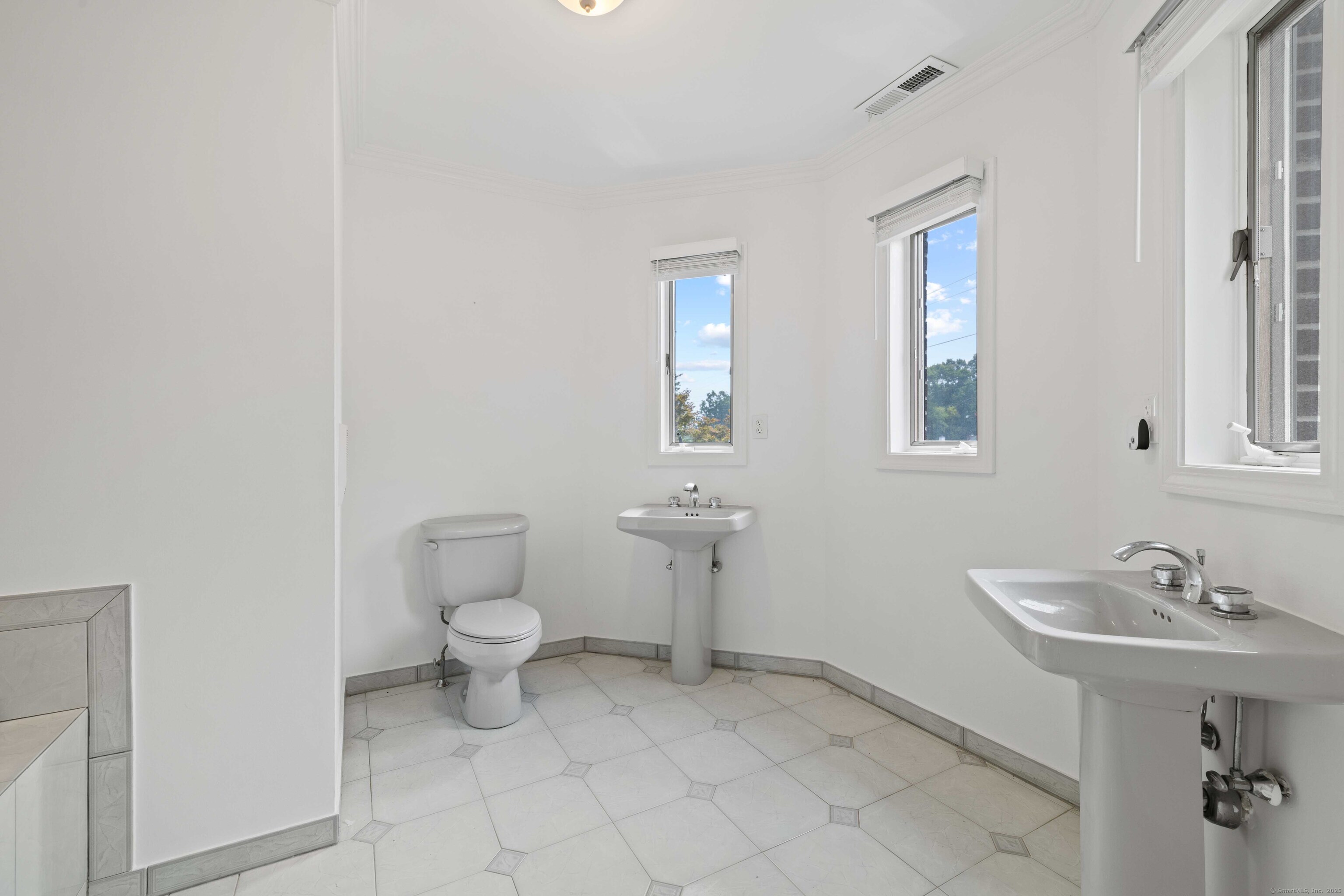 22 Hickory Hill Lane Branford CT 06405