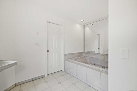 22 Hickory Hill Lane Branford CT 06405