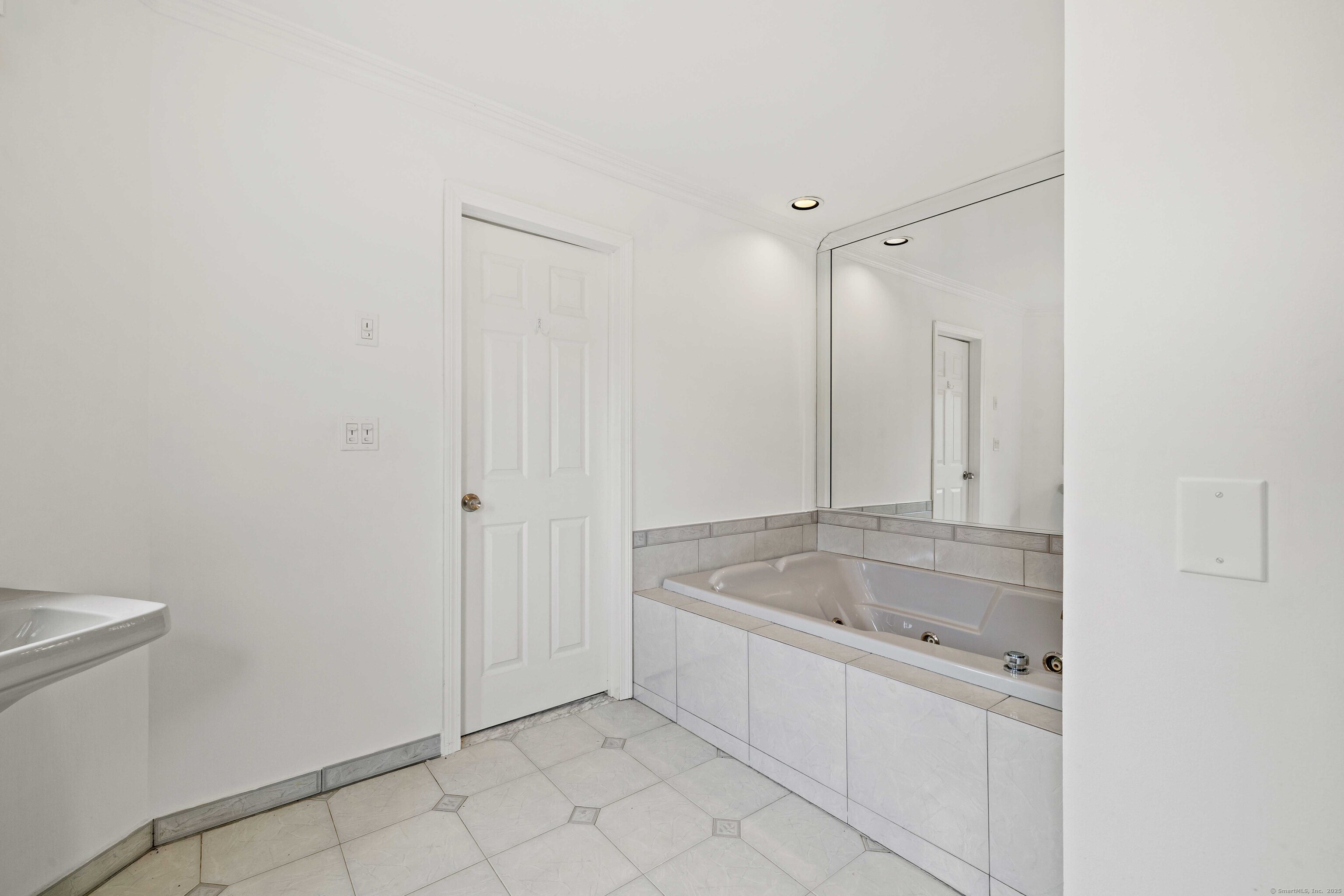 22 Hickory Hill Lane Branford CT 06405