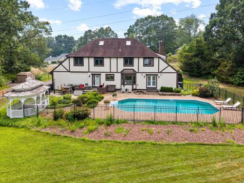 22 Hickory Hill Lane Branford CT 06405